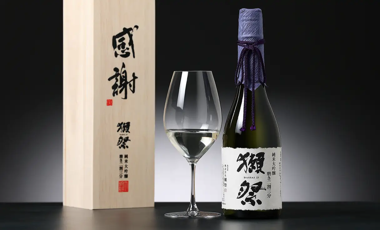 獺祭 純米大吟醸 磨き二割三分 感謝木箱入 720ml | 獺祭｜株式会社獺祭 