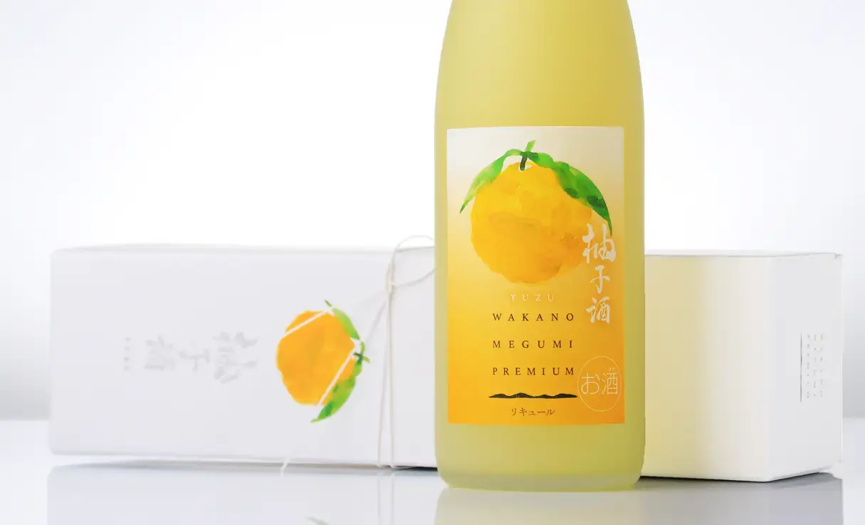 和歌のめぐみプレミアム 柚子酒 （箱入り） 720ml | 世界一統