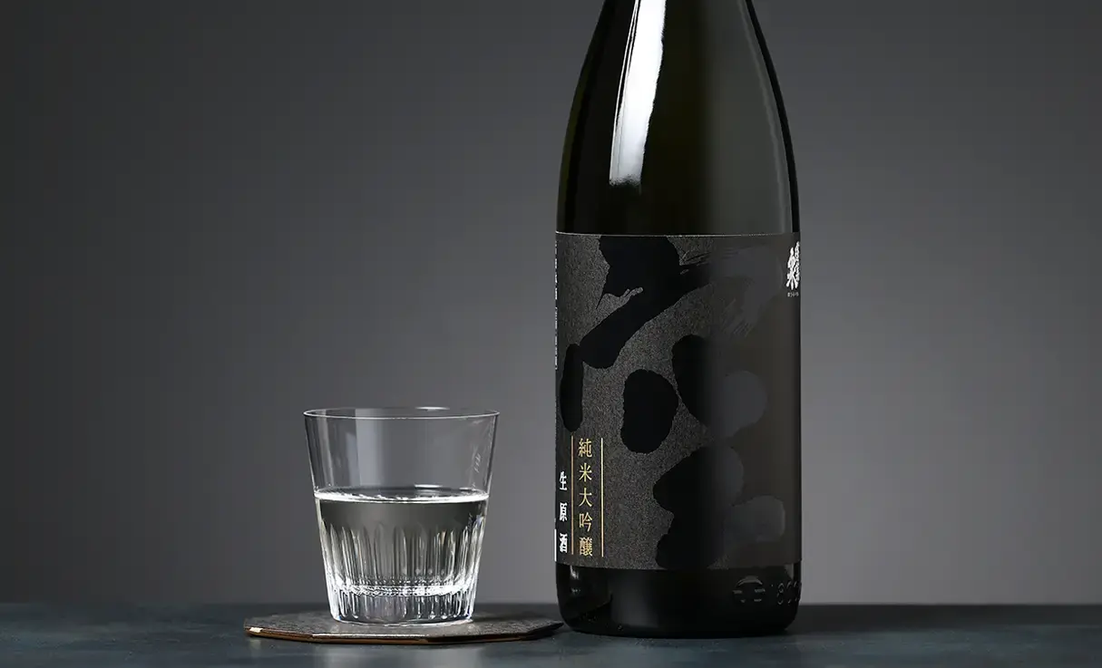 純米大吟醸 空 1.8L 蓬莱泉 純米大吟醸 空 生原酒 1.8L | 蓬莱泉・一念不動|関谷