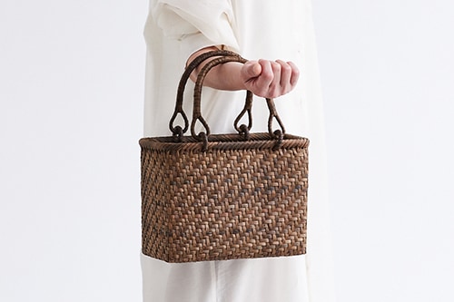 ボックス型のくるみ籠(ひご幅約6～7mm/リング取手/中サイズ)(約)幅25.5