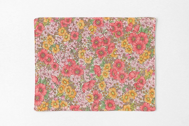 �����Хå��ѥ�С����֥�Τդ�<br>(LIBERTY FABRICS/�����ꥢ���ե���/������)<br>���ַ� �ܥå��� �極�������Ƥ˹礤�ޤ���<br>(��)Ĺ��24����18cm<br>���դ��ѥ���åפȤ����Хå����դ��ޤ���<br>�᡼�����б�