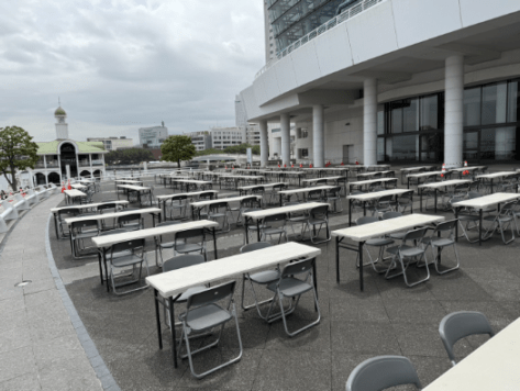 国立大ホール前テラス席（2人席）