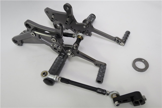 Ducati Diavel ドゥカティ ディアベル　2011-2015 CNC 調整式 バックステップ 灰|DUCATI