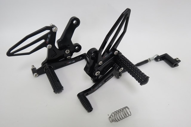 NINJA250 NINJA400 ニンジャ 2018- CNC 調整式 バックステップ 黒 Cタイプ|NINJA250/300|KAWASAKI