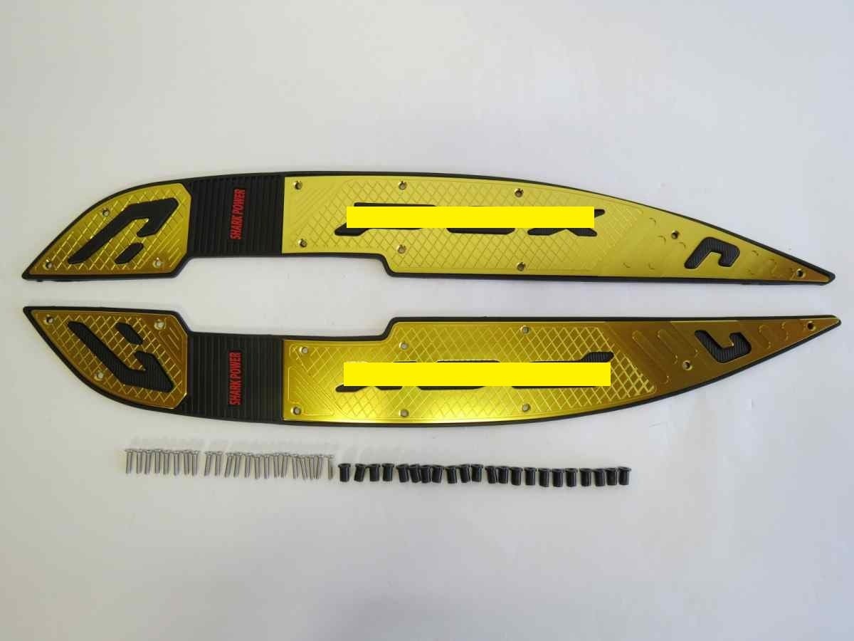 PCX / PCX e:HEV / PCX160 JK05 JK06 KF47 2021- アルミ ステップボード Cタイプ 金|PCX|HONDA