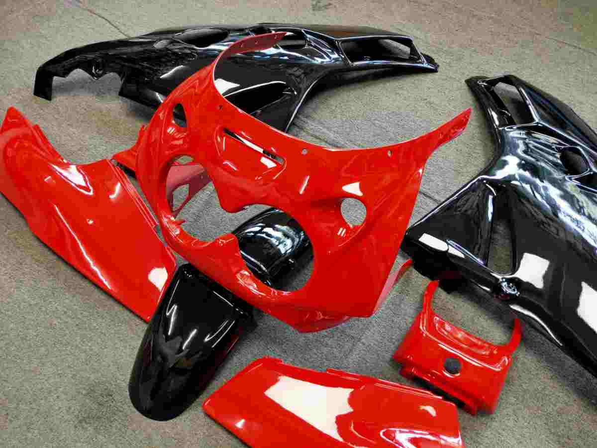 VEGA-28 電動模型キット 赤・白　ベガ 代引き不可※ FZR400 1WG 3EN1 1988 外装セット 赤黒 | YAMAHA