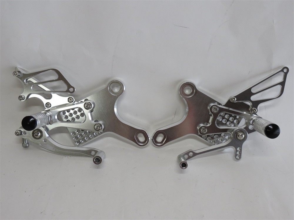 CNC 調整式 HONDA用 CBF150 CB190R バックステップ 銀|HONDA