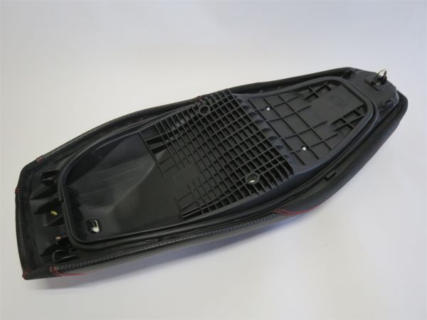 ADV160 カスタムシート ホンダ ADV160(KF54)用 レザー調 カスタム ツートンシート完成品