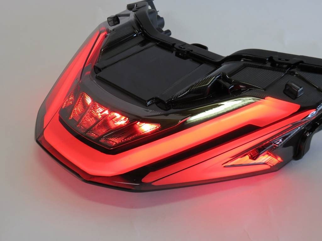 PCX / PCX e:HEV / PCX160 JK05 JK06 KF47 2021以降 LEDテール 流れ