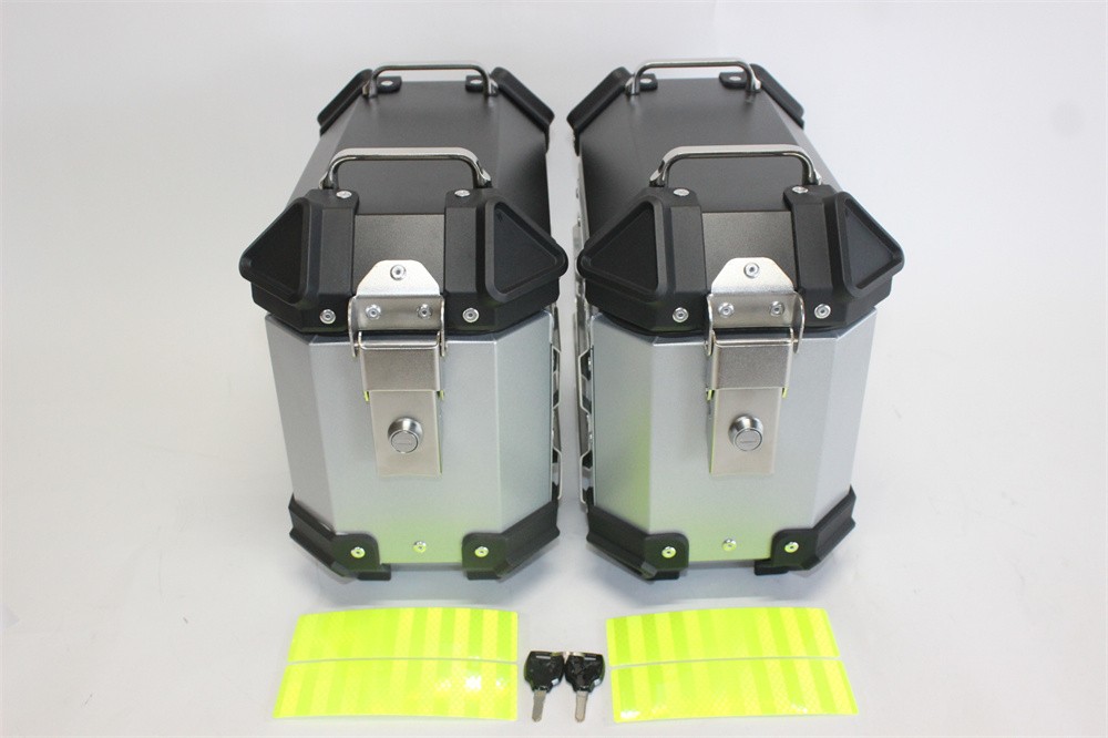 アルミサイドケース サイドケース 汎用 18L 左右セット 簡単着脱 黒銀