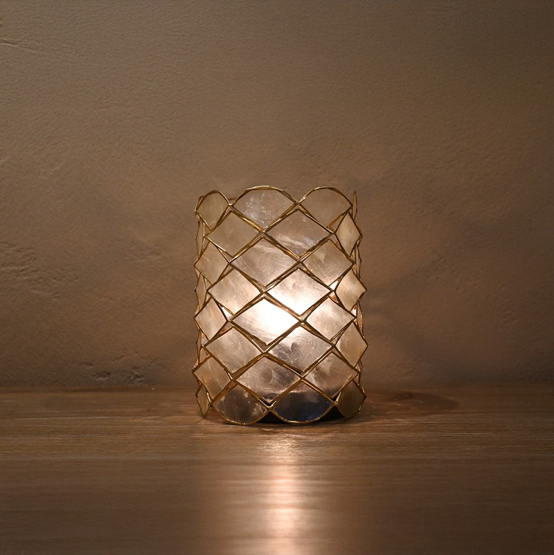 カピスシェル タイド テーブルランプ