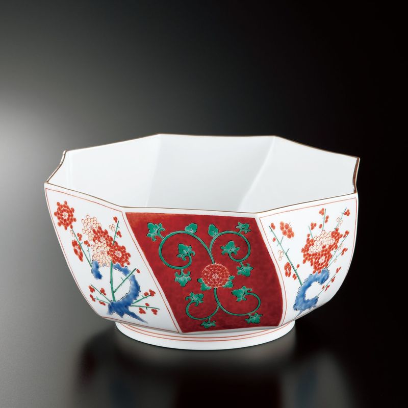 5.　濁手　梅花唐草文　深鉢