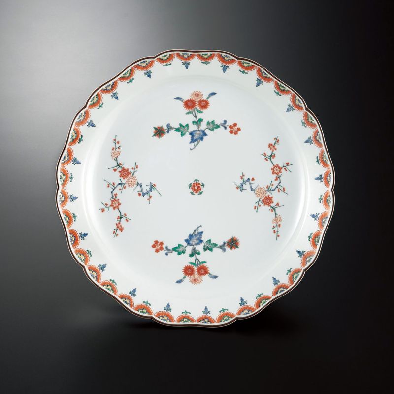 8.　濁手　梅菊瓔珞文　皿