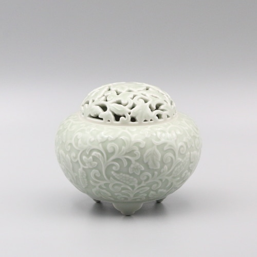 香炉 青磁 陽刻　唐草文 商品画像1