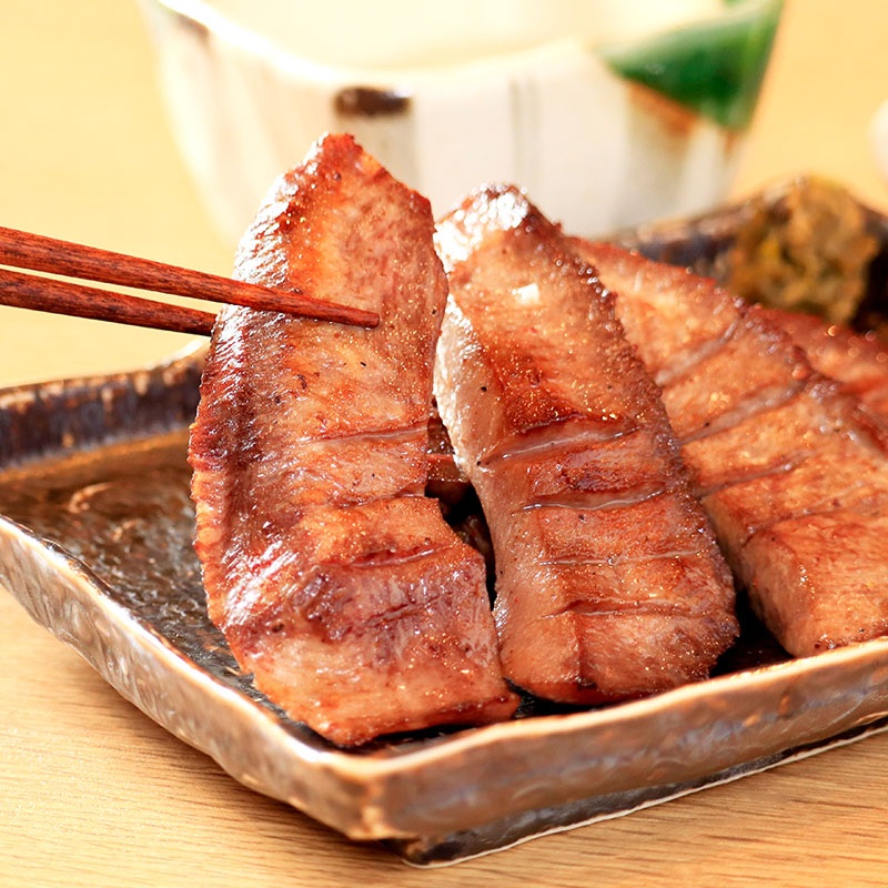 ＼送料無料／ 【4人前】 閣の特上厚切り生牛たん 特製塩味 400g（100g×4パック・16枚）