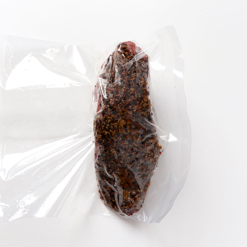 ＼30％OFF！！／ 【訳アリ】 閣の牛たんスモーク パストラミ 粗挽きブラックペッパー 120g (賞味期限：2025年9月12日)