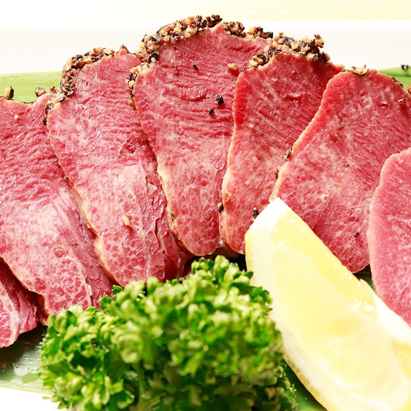 ＼30％OFF！！／ 【訳アリ】 閣の牛たんスモーク パストラミ 粗挽きブラックペッパー 120g (賞味期限：2025年9月12日)