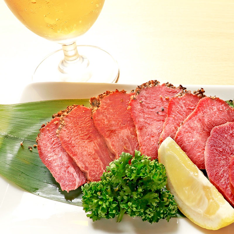 ＼30％OFF！！／ 【訳アリ】 閣の牛たんスモーク パストラミ 粗挽きブラックペッパー 120g (賞味期限：2025年9月12日)