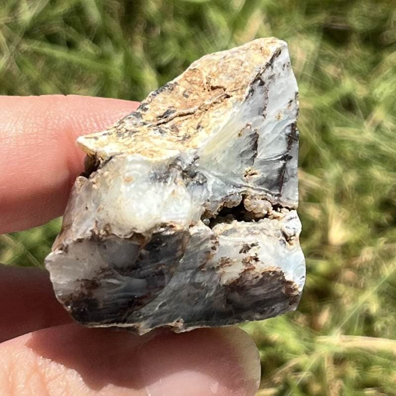 マウントシャスタ・ブルーオパール原石2