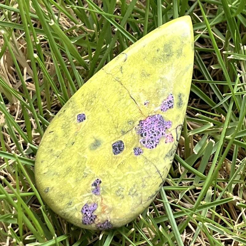 スティックタイトサーペンティン（アトランティサイト）・大きめルース1