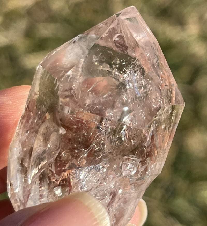 ブランドバーグ・クリスタル原石ポイント1（DT、エレスチャル、ウォーリアー、レインボウ）