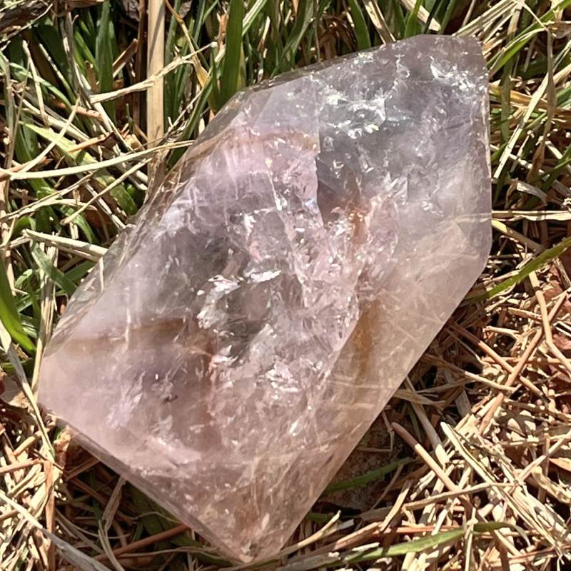 ホワイトアメシスト・オベリスク大（レインボウ・蛍光）2