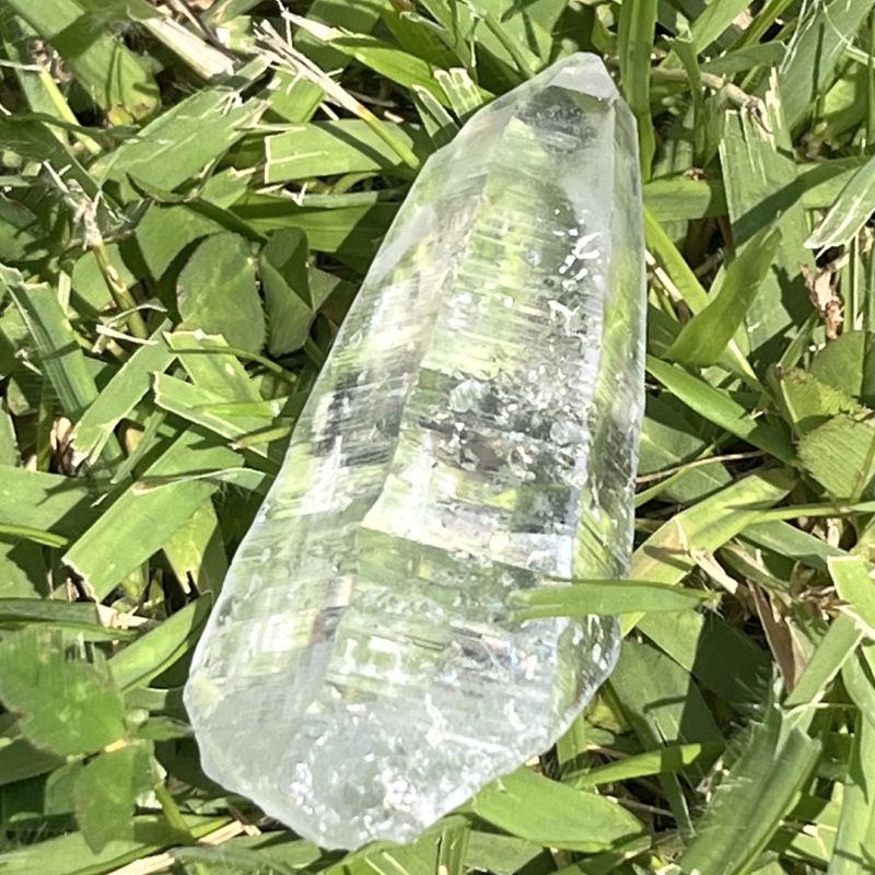 モンド・クォーツ・クリスタル（AAクオリティ/ファーストロット）12（リッジたくさん、アバンダンス）