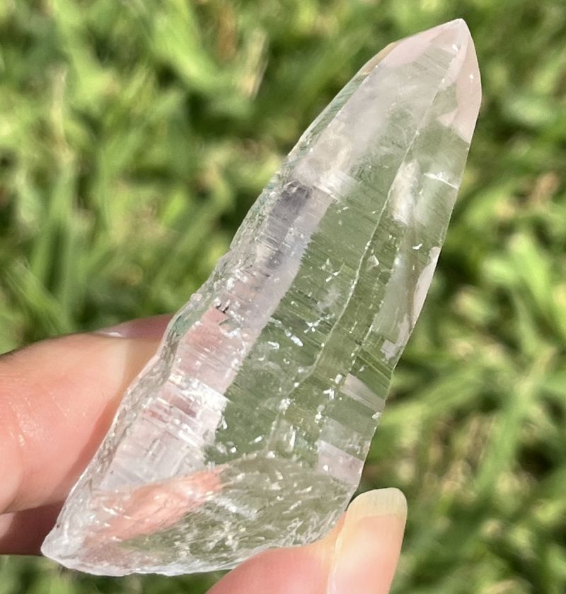 モンド・クォーツ・クリスタル（AAクオリティ/ファーストロット）12（リッジたくさん、アバンダンス）