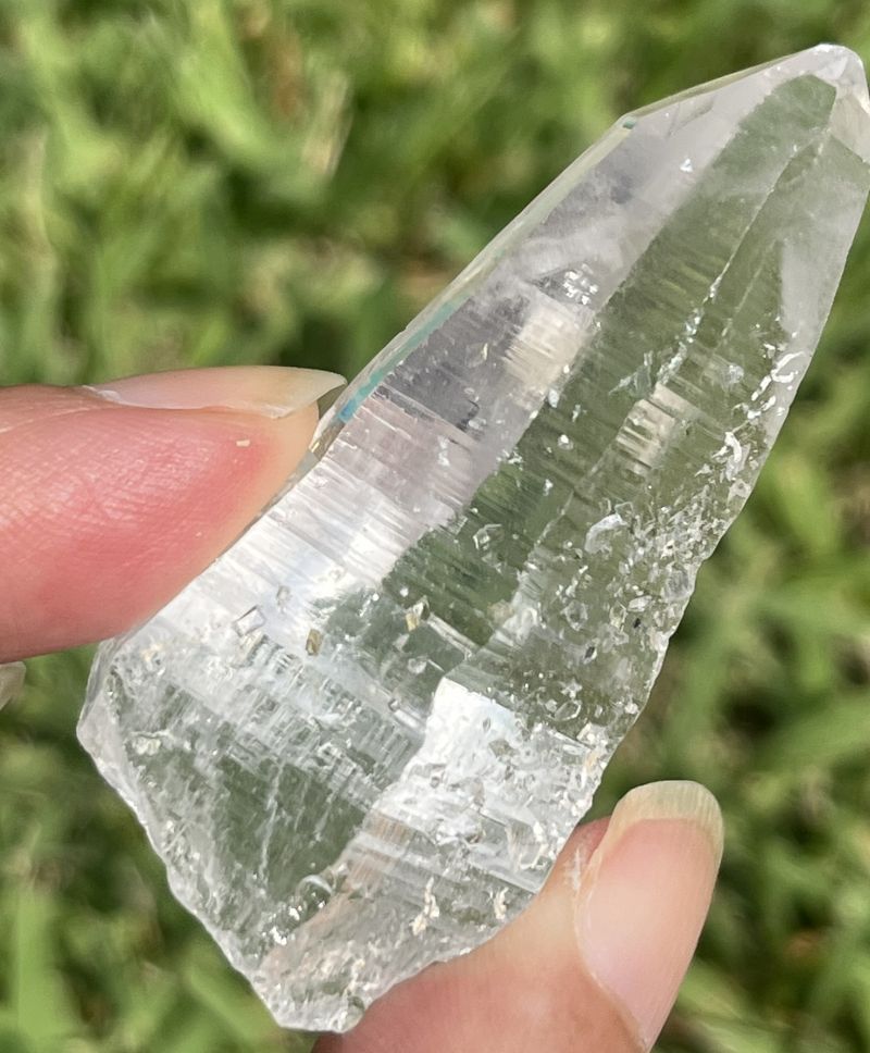 モンド・クォーツ・クリスタル（AAクオリティ/ファーストロット）12（リッジたくさん、アバンダンス）