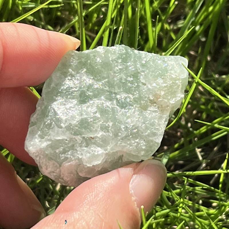 グリーン・タンザリン原石2