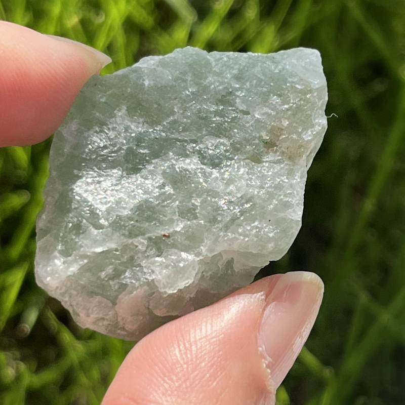 グリーン・タンザリン原石2