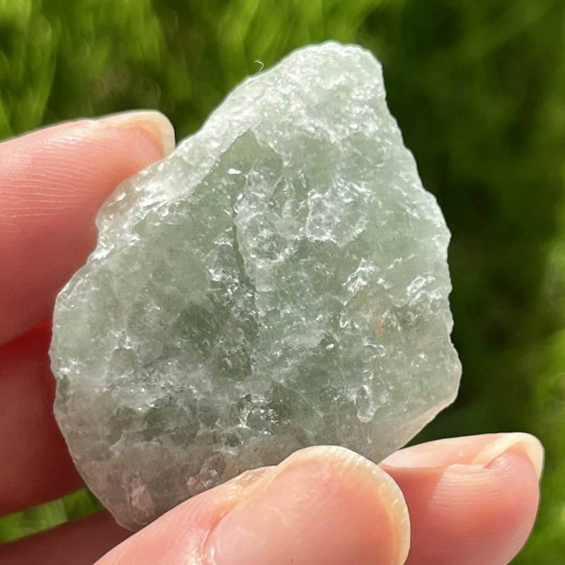 グリーン・タンザリン原石2