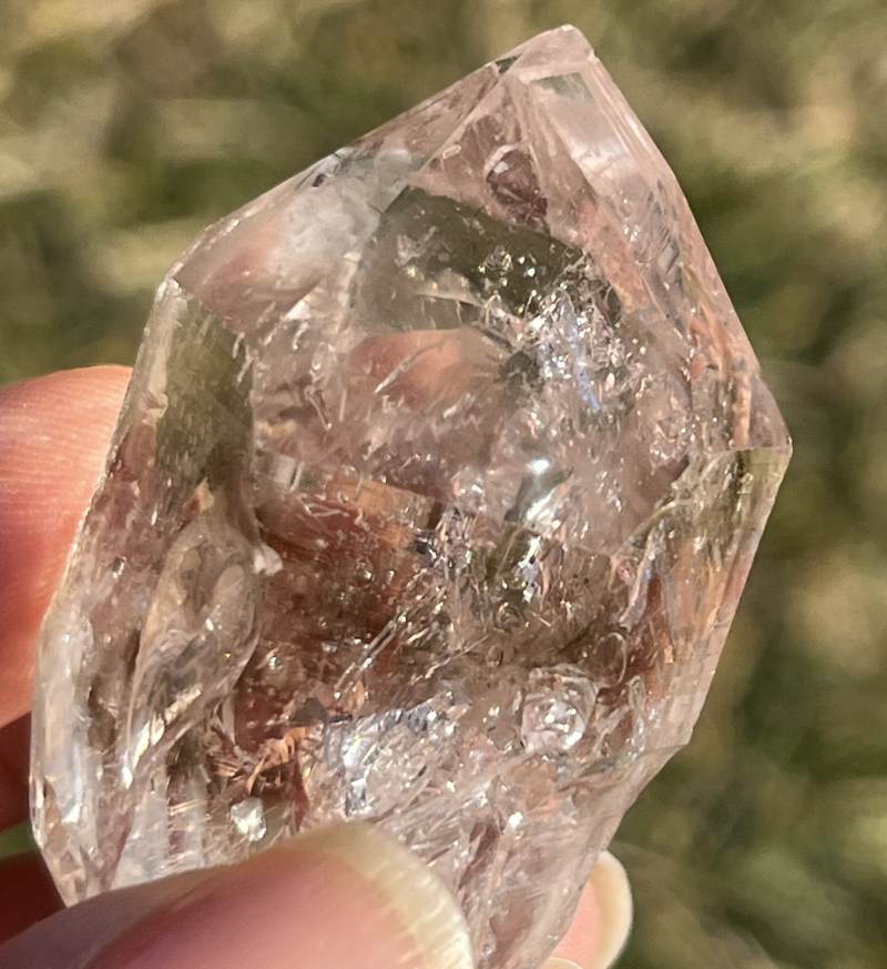 ブランドバーグ・クリスタル原石ポイント1（DT、エレスチャル、ウォーリアー、レインボウ）