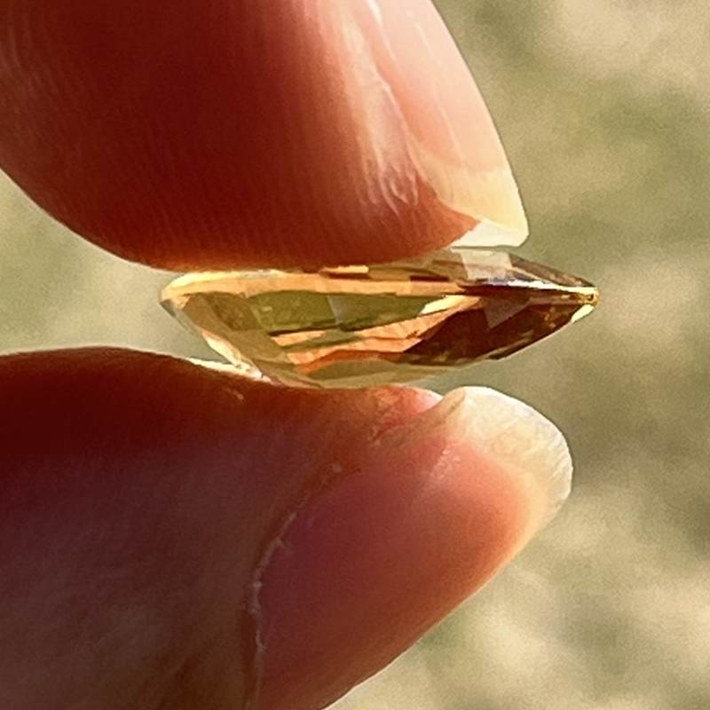 ナチュラル・イエローアパタイト・ルース（メロディ・ガレージセール）