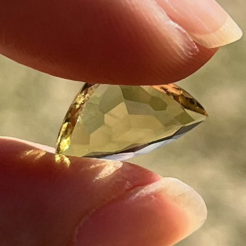 ナチュラル・イエローアパタイト・ルース（メロディ・ガレージセール）