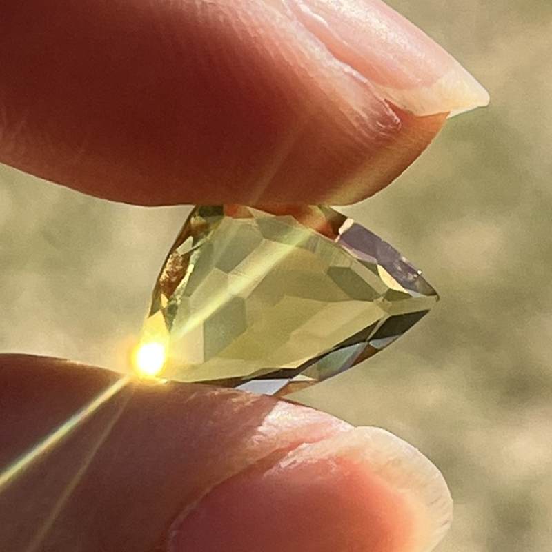 ナチュラル・イエローアパタイト・ルース（メロディ・ガレージセール）