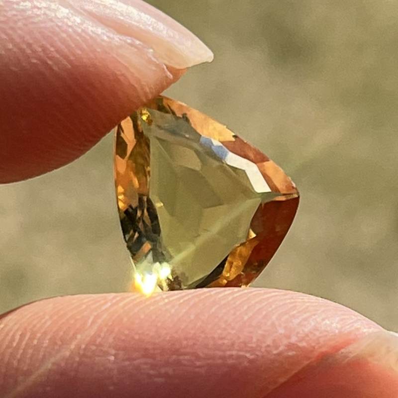 ナチュラル・イエローアパタイト・ルース（メロディ・ガレージセール）