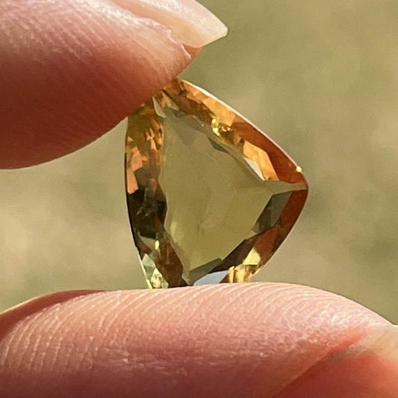 ナチュラル・イエローアパタイト・ルース（メロディ・ガレージセール）