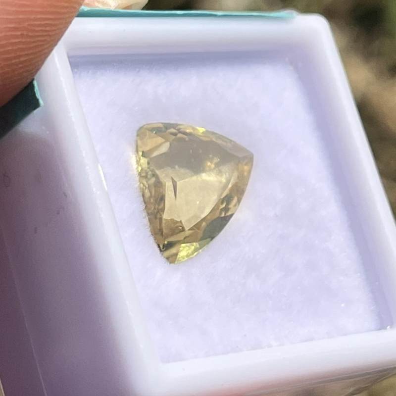 ナチュラル・イエローアパタイト・ルース（メロディ・ガレージセール）