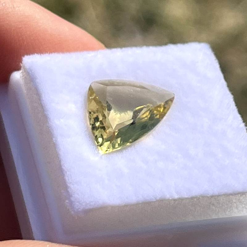 ナチュラル・イエローアパタイト・ルース（メロディ・ガレージセール）