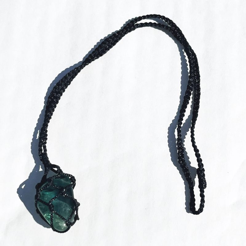 マクラメポーチネックレス