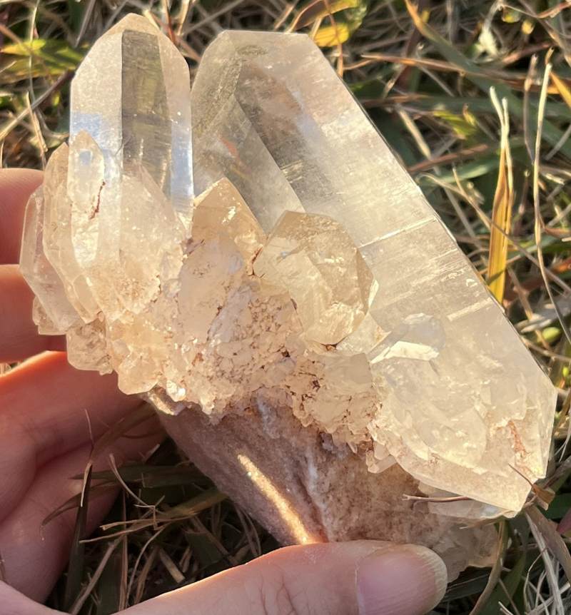 マニカランクォーツ原石（大）（レインボウ、DT）