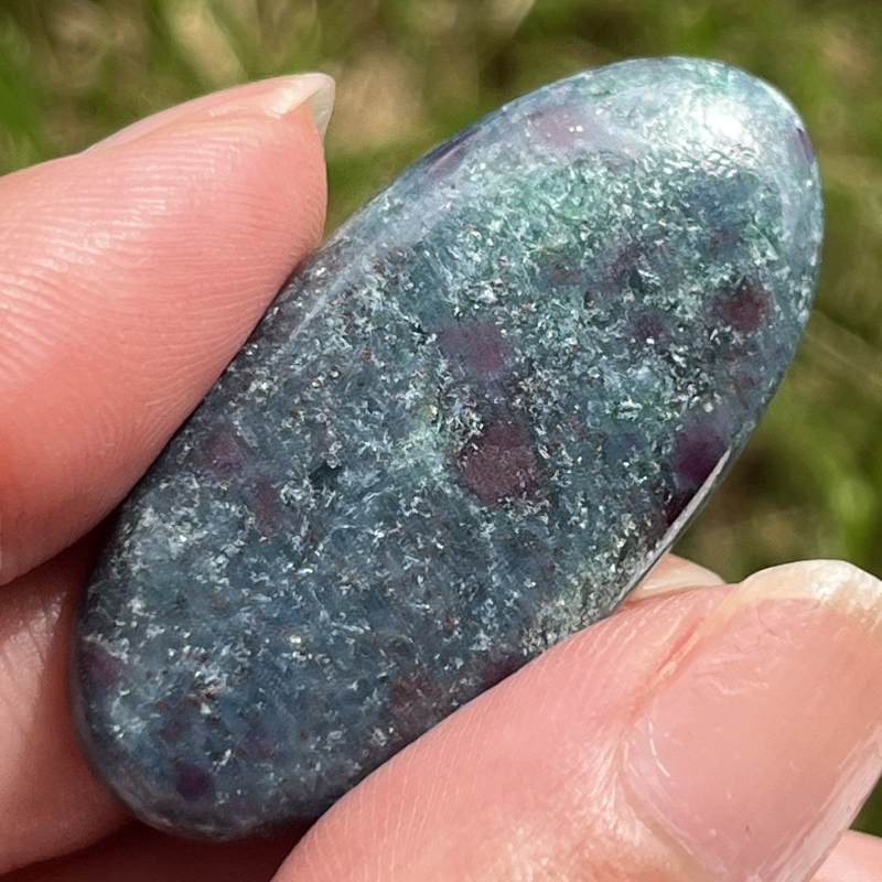 ルビー・イン・カイヤナイト・ルース1