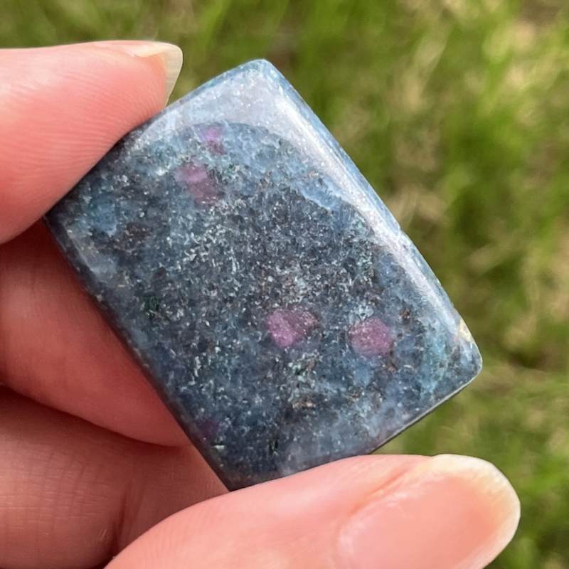 ルビー・イン・カイヤナイト・ルース2