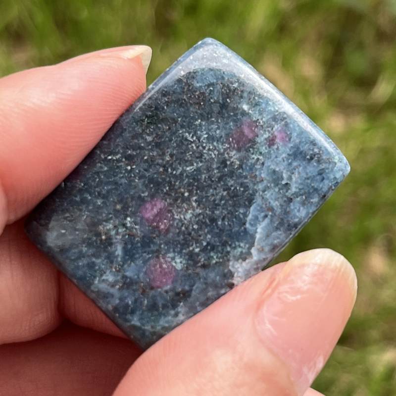 ルビー・イン・カイヤナイト・ルース2