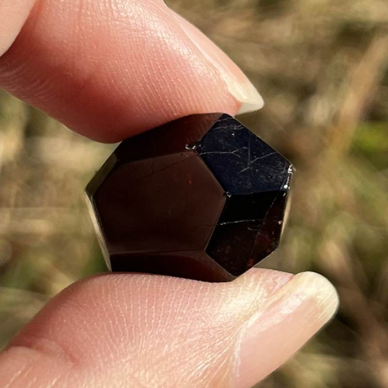 ドデカヘドロン・ガーネット