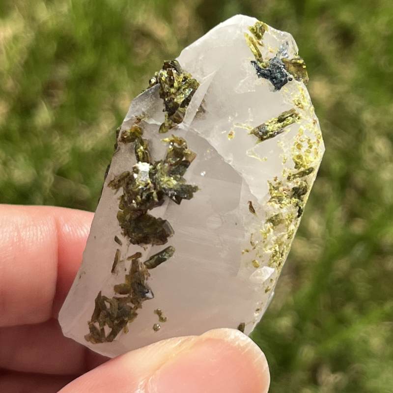 メッシーナクォーツ・ウィズ・エピドート(メロディ・コレクション）