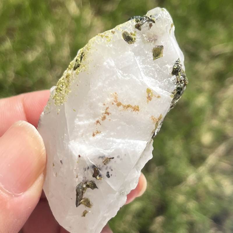 メッシーナクォーツ・ウィズ・エピドート(メロディ・コレクション）