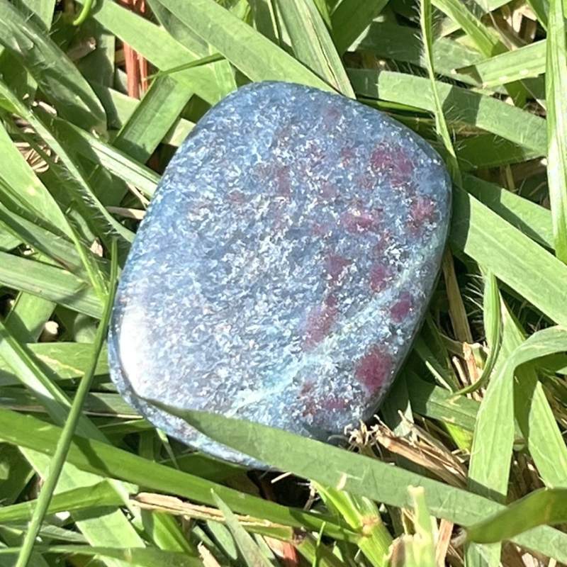 ルビー・イン・カイヤナイト・ルース５