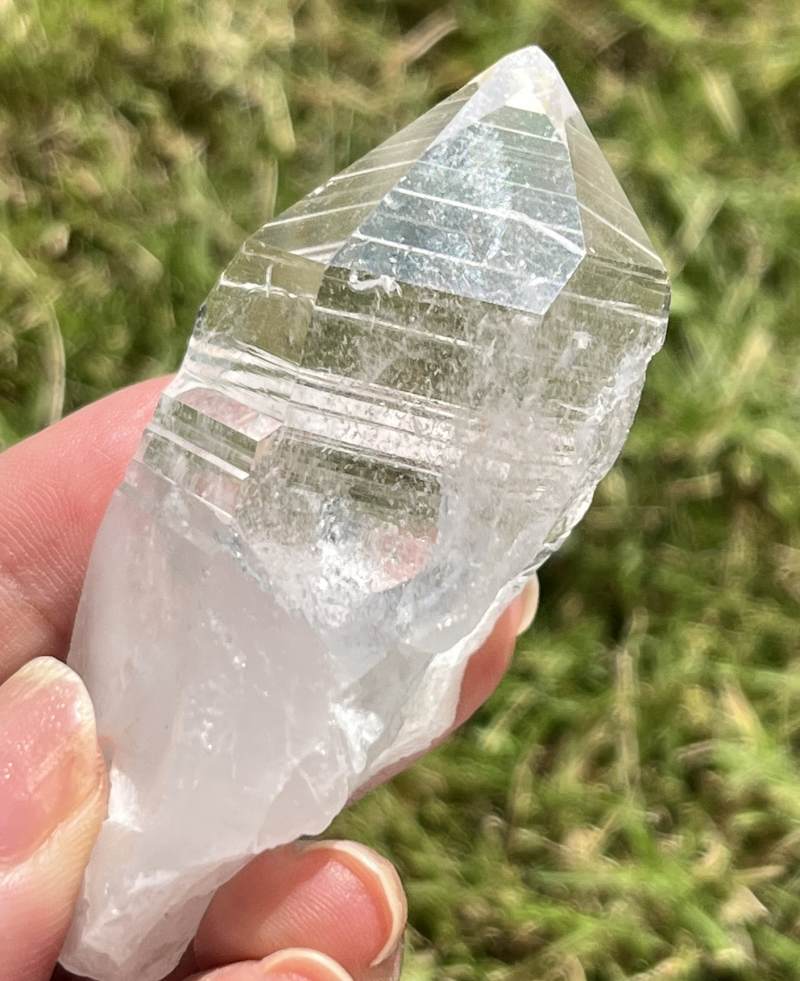 コロンビアレムリアン・原石ポイント（AAAAクオリティ）（レインボウ）